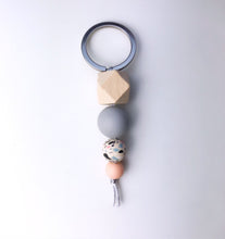 Lade das Bild in den Galerie-Viewer, Schlüsselanhänger -LITTLE KEY- confetti Keychain
